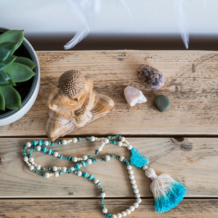  Malas Across Cultures: Embracing Diversity in Meditation Practices 🌍📿